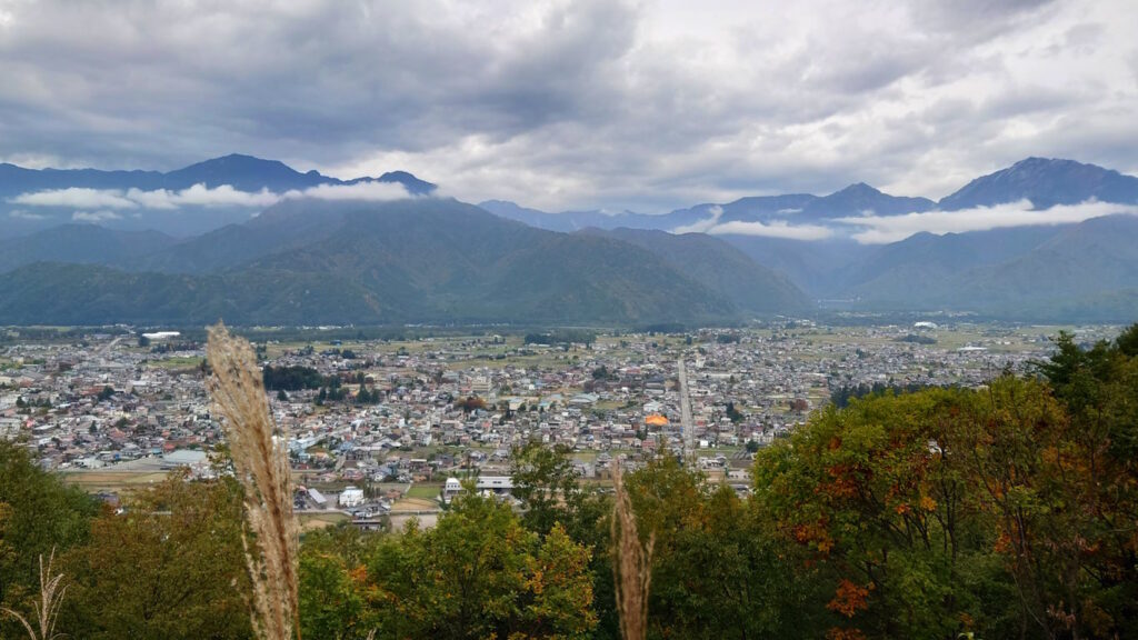 大町から見た山